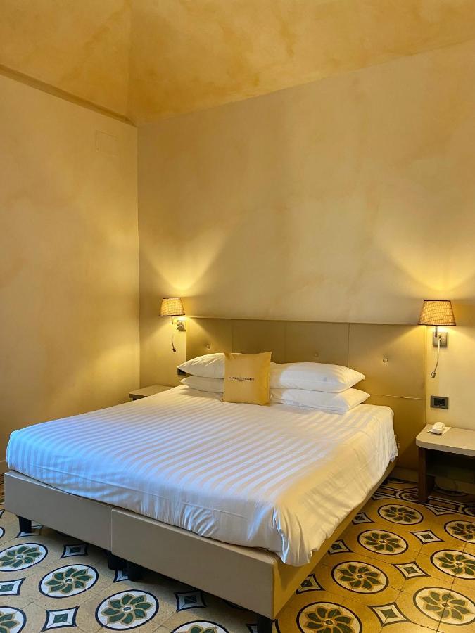 Relais & Spa Castello Di Casiglio Erba Room photo